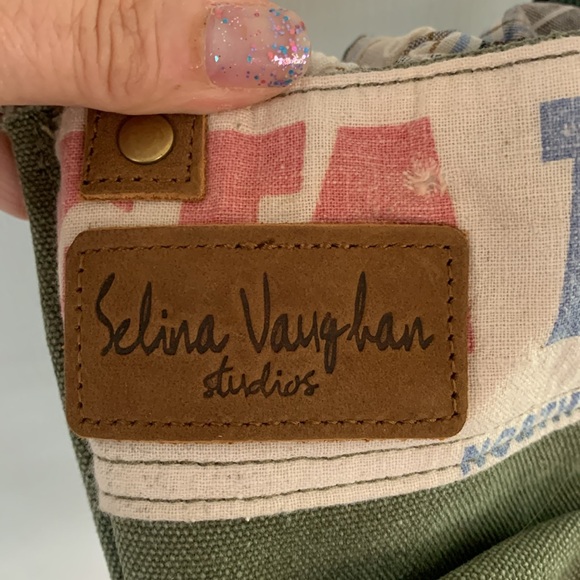 Selina Vaughan Studios green canvas repurposed upcycled grain bag crossbody bag - Picture 3 of 12